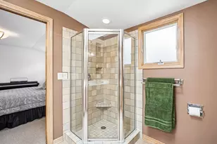 4949 N Idlewild Ave, Whitefish Bay, WI 53217 - Photo 22