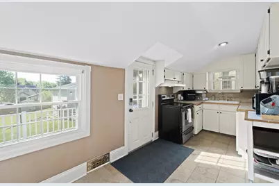 424  James St, Burlington, WI 53105 - Photo 14