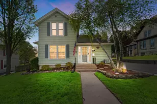 424 James St, Burlington, WI 53105 - Photo 1