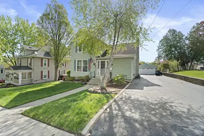 424  James St, Burlington, WI 53105 - Photo 4