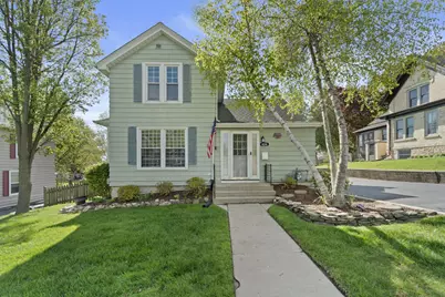 424  James St, Burlington, WI 53105 - Photo 2
