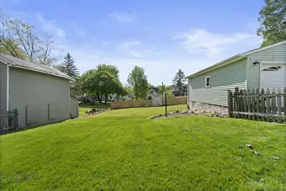 424  James St, Burlington, WI 53105 - Photo 28