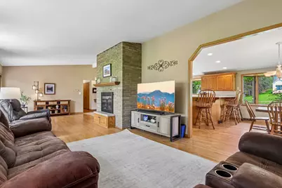 19505  Gebhardt Rd, Brookfield, WI 53045 - Photo 8