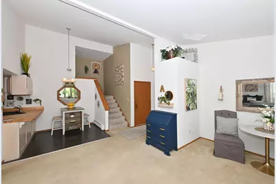 4015 S 84th St #8, Greenfield, WI 53228 - Photo 4