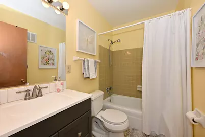 4015 S 84th St #8, Greenfield, WI 53228 - Photo 18