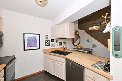 4015 S 84th St #8, Greenfield, WI 53228 - Photo 10