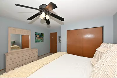 4015 S 84th St #8, Greenfield, WI 53228 - Photo 16