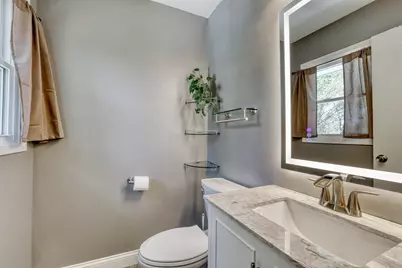 1960  Dixie Dr, Waukesha, WI 53189 - Photo 18