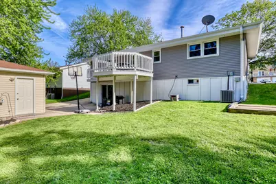 1960  Dixie Dr, Waukesha, WI 53189 - Photo 34