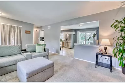 1960  Dixie Dr, Waukesha, WI 53189 - Photo 8