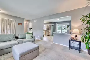 1960 Dixie Dr, Waukesha, WI 53189 - Photo 8