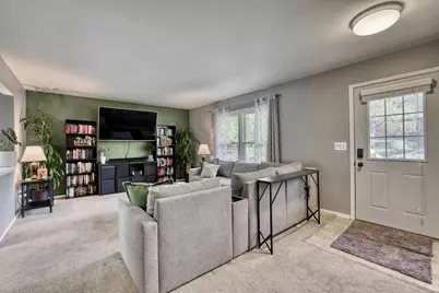 1960  Dixie Dr, Waukesha, WI 53189 - Photo 6