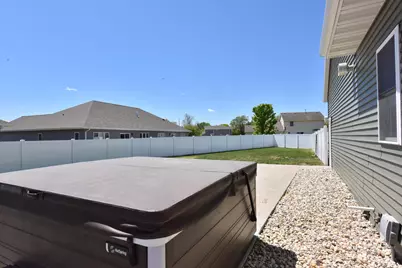 3184 S Warbler Ct, Beloit, WI 53511 - Photo 40
