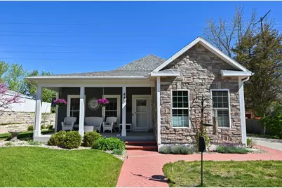 440 W Chestnut St, Port Washington, WI 53074 - Photo 2