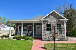 440 W Chestnut St, Port Washington, WI 53074 - Photo 2