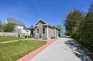 440 W Chestnut St, Port Washington, WI 53074 - Photo 4