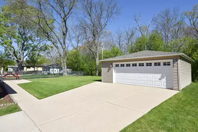 8222 W Norwich Ave, Greenfield, WI 53220 - Photo 30