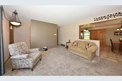 8222 W Norwich Ave, Greenfield, WI 53220 - Photo 8