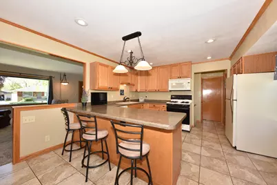 8222 W Norwich Ave, Greenfield, WI 53220 - Photo 12