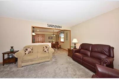 8222 W Norwich Ave, Greenfield, WI 53220 - Photo 6