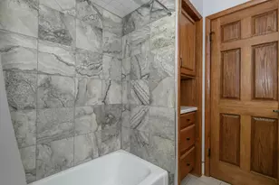 12455 W Hickory Rd, New Berlin, WI 53151 - Photo 16