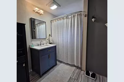 913 E Washington St, West Bend, WI 53095 - Photo 32