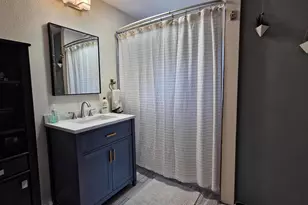 913 E Washington St, West Bend, WI 53095 - Photo 32