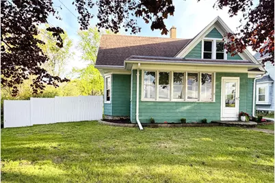 913 E Washington St, West Bend, WI 53095 - Photo 6