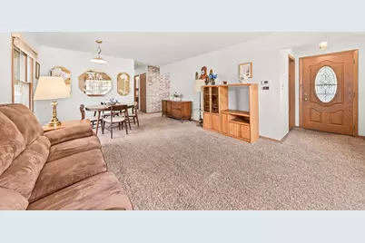2336 N 116th St, Wauwatosa, WI 53226 - Photo 4