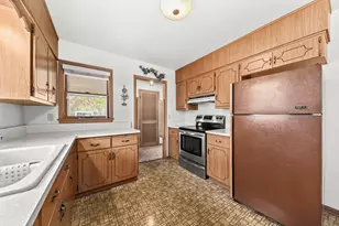 2336 N 116th St, Wauwatosa, WI 53226 - Photo 14