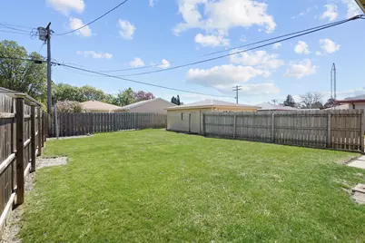 2021  18th Ave, Kenosha, WI 53140 - Photo 26