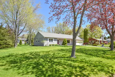814 E Manor Cir, Bayside, WI 53217 - Photo 34