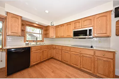 814 E Manor Cir, Bayside, WI 53217 - Photo 8