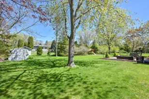 814 E Manor Cir, Bayside, WI 53217 - Photo 32