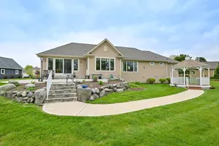 8622 S Avian Way, Franklin, WI 53132 - Photo 34