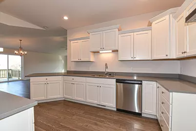 300 N Trailview Xing, Racine, WI 53185 - Photo 8