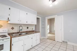 2615 N Wauwatosa Ave, Wauwatosa, WI 53213 - Photo 6