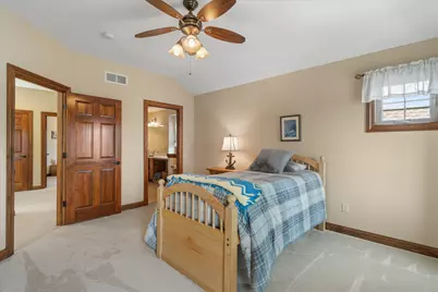 8234 S 43rd St, Franklin, WI 53132 - Photo 52