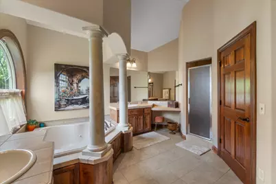 8234 S 43rd St, Franklin, WI 53132 - Photo 32