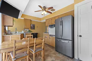 2517 E Armour Ave, Saint Francis, WI 53235 - Photo 14