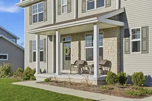 7464 S 50th St, Franklin, WI 53132 - Photo 2