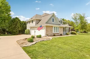 2335 N Forest Run, Summit, WI 53066 - Photo 52
