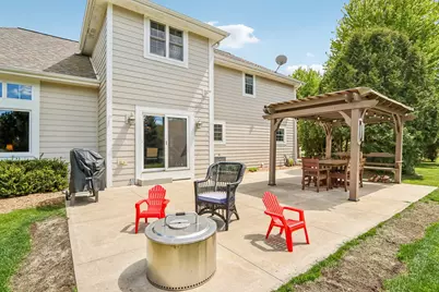 2335 N Forest Run, Summit, WI 53066 - Photo 44