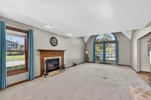 3953 S Victoria Ct, New Berlin, WI 53151 - Photo 6