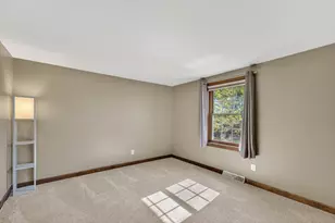 3953 S Victoria Ct, New Berlin, WI 53151 - Photo 18