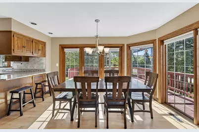3953 S Victoria Ct, New Berlin, WI 53151 - Photo 10