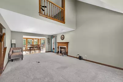 3953 S Victoria Ct, New Berlin, WI 53151 - Photo 4