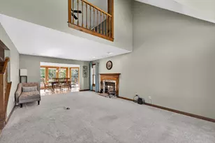 3953 S Victoria Ct, New Berlin, WI 53151 - Photo 4