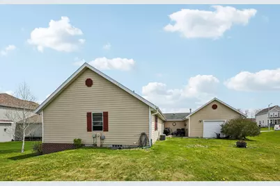 1112  Durango Dr, Hartford, WI 53027 - Photo 38