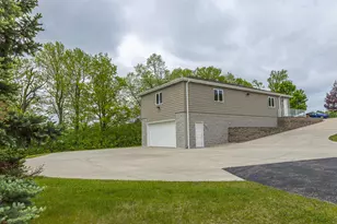 11604 N Granville Rd, Mequon, WI 53097 - Photo 4